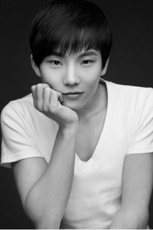 Kimchoi Yong-joon as Jeong-hoon