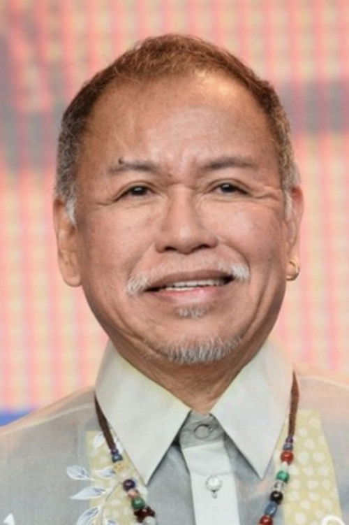 Bernardo Bernardo as Julius