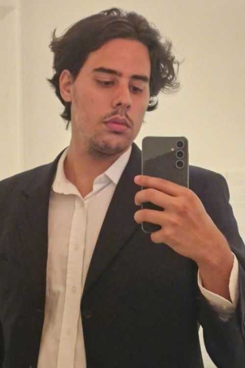 Lucas Borem as Ele Mesmo