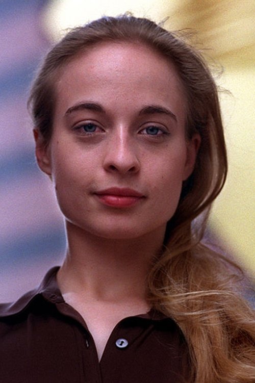 Sarah Wildor as Jonathan's Wife