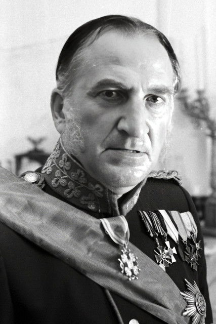 Ryszard Sobolewski as 
