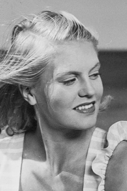 Amy Aaröe as Young Girl at the Beach (uncredited)