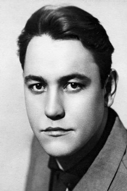 Vladimir Zemlyanikin as Stepan Yakovlevich Shokhin (direktor shkoly)