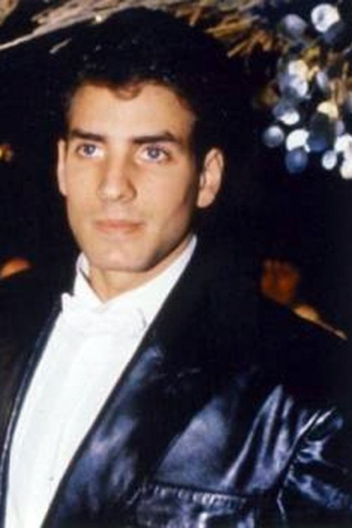 Carlos Miranda as Pedro Vicario
