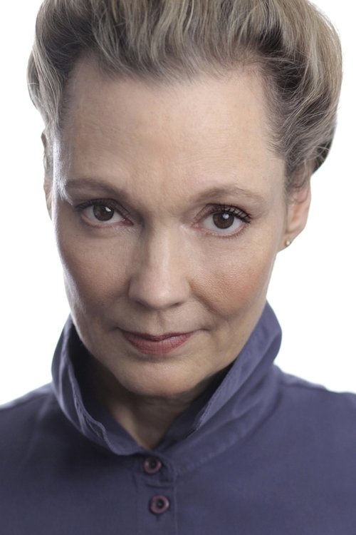 Rae C. Wright as Older Daughter