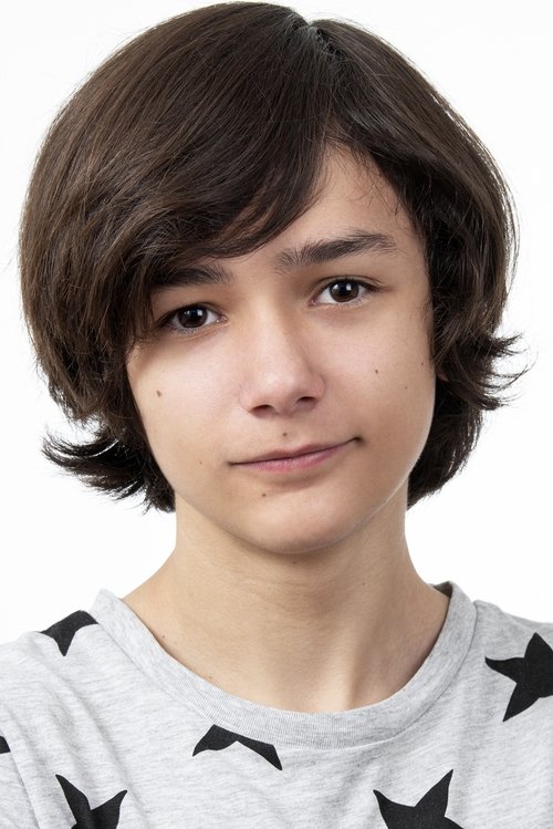 Antonio Viña as Kassa (archive footage) (uncredited)