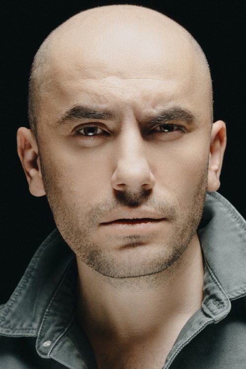 Giray Altınok as Prens