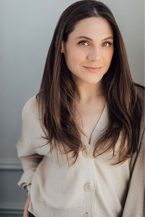 Lauren Collins as Leslie