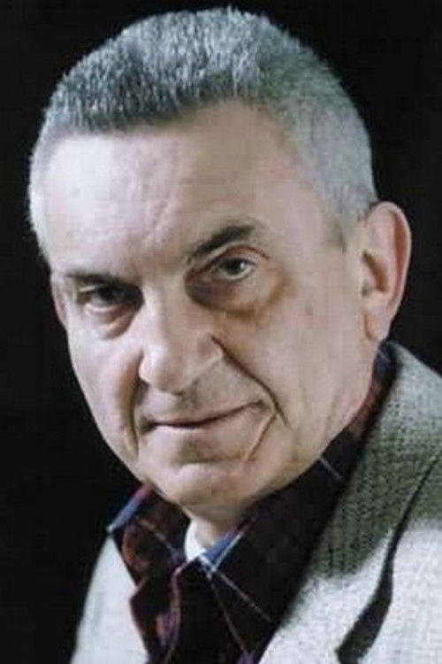 Waldemar Walisiak as Milicjant