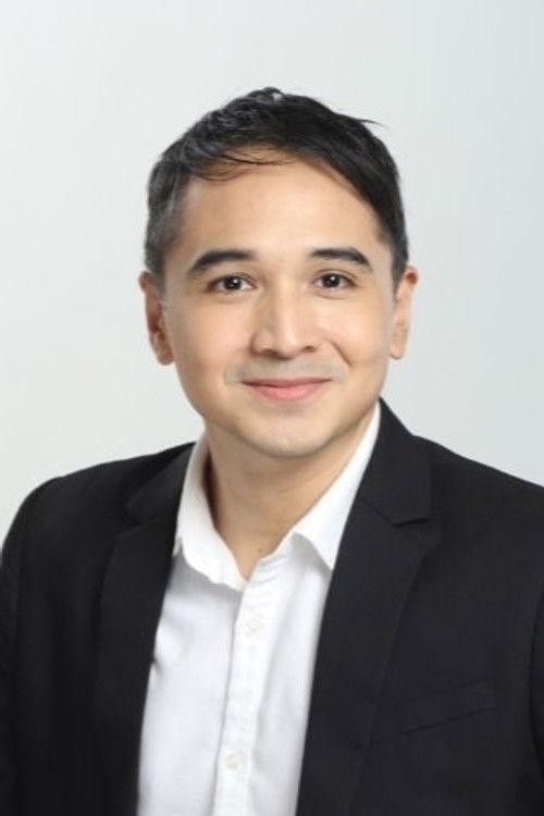 Chubi del Rosario as Charlie