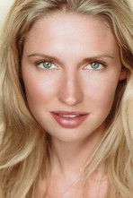 Catherine McCord as Avery Price Receptionist