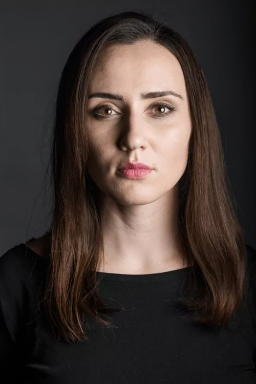 Andrea Juhásová as Eva Skálová