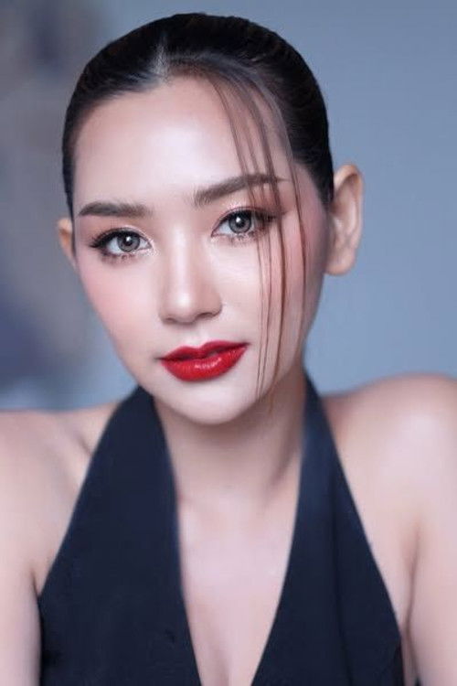 นพรัตน์ กาวิโล as Ploy