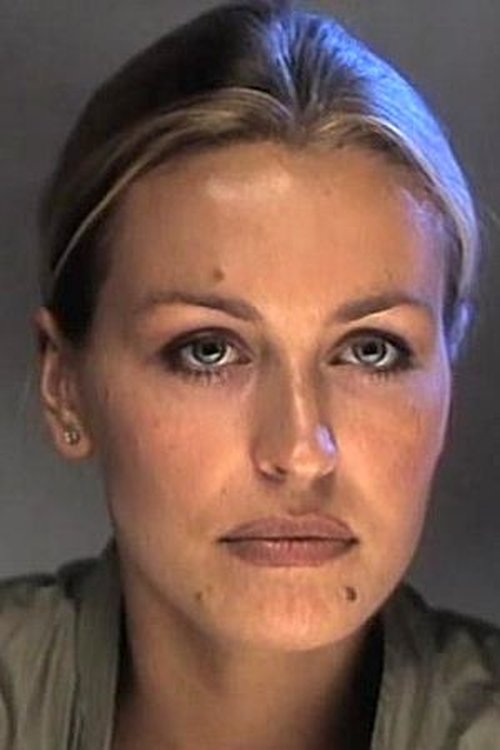 Olga Yegorova as Полина