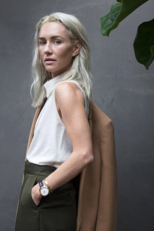 Emily Garnet as Sandy Thompson