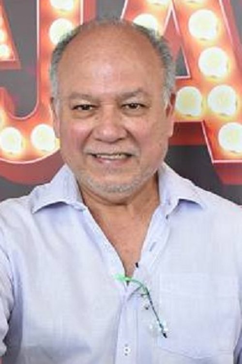 Moisés Suárez as Arturo López