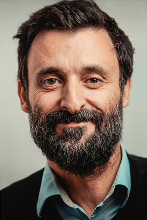 Cristián Warnken as Self - Host