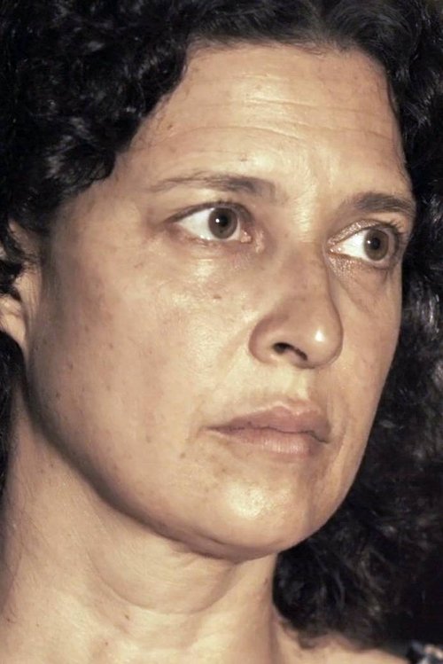 Lola Arellano as Raquel