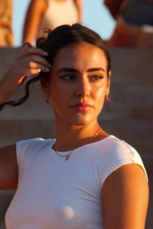 Marta Calderón as Tamara Barro