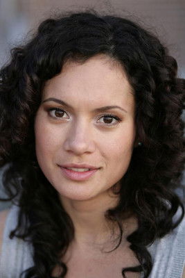 Terence Schreurs as Nena