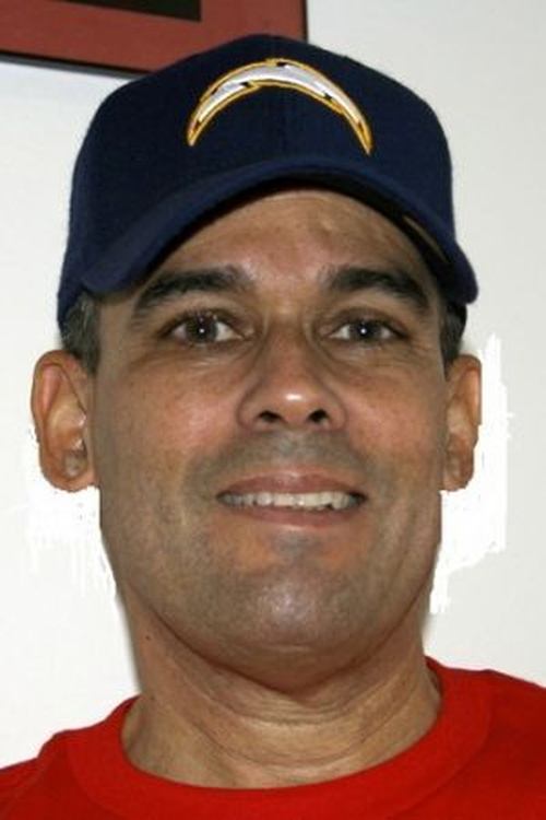 Don Fernando as Tourist from Iowa (uncredited)