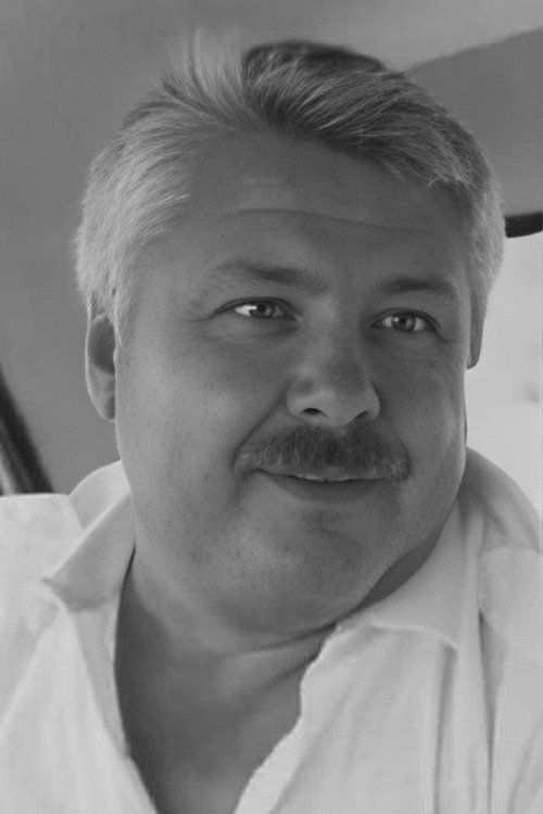 Yevgeni Ivanychev as Антон Козинд