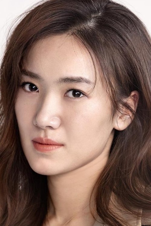 Zhong Yi as Female Officer Zhong