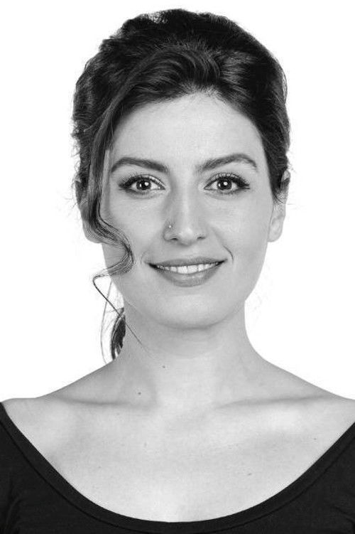 Duygu Yıldız as Ayşe