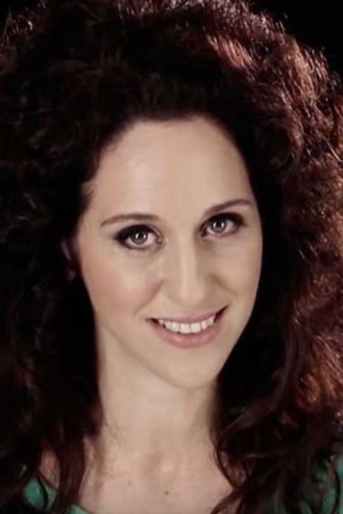 Leonor Svarcas as Estrella