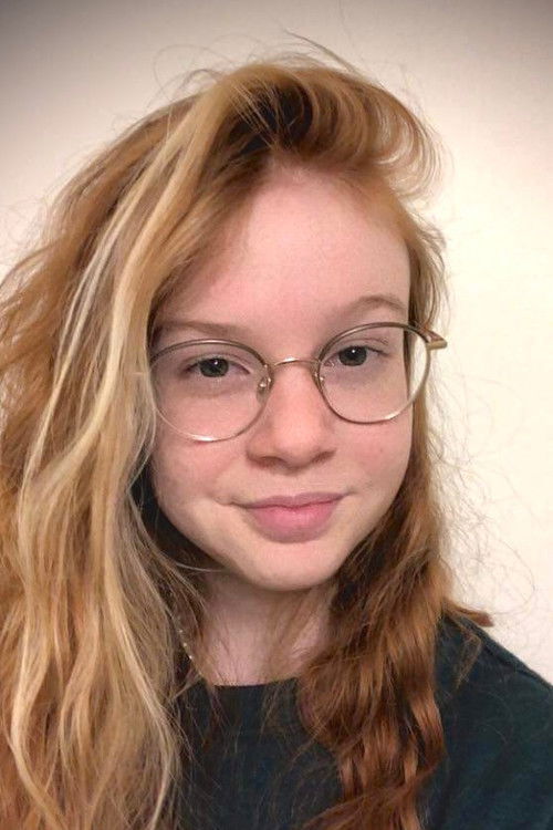 Alice Boucher as Fille du Centre Jeunesse 5