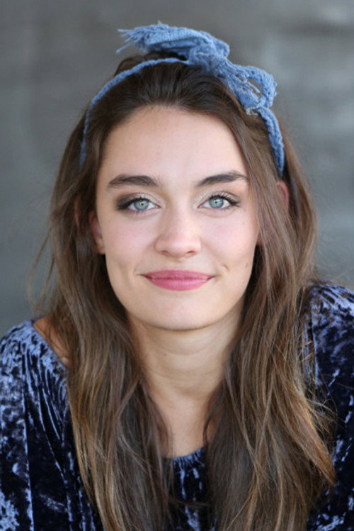 Katherine Shepler as April Yohe