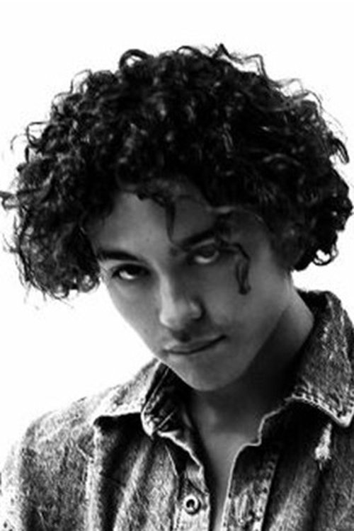 Alexandre Taba as Max