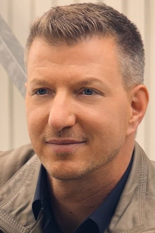 Max Schradin as Jäger