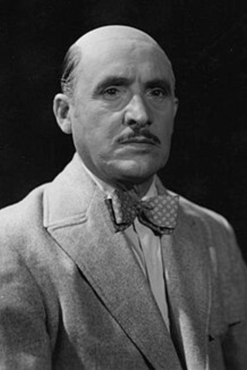 Juan José Porta as Olmos