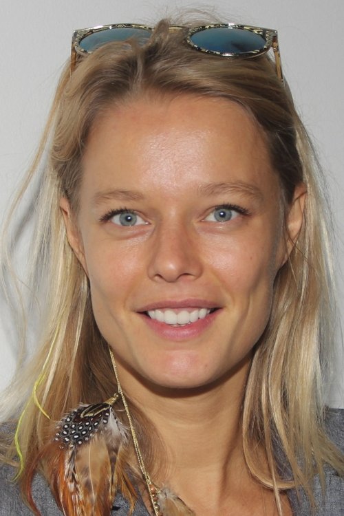 Helena Houdová as Soldier's wife