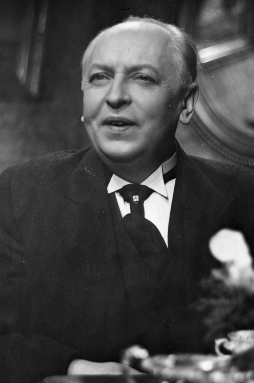 Arvi Tuomi as Af Heickel - Doctor