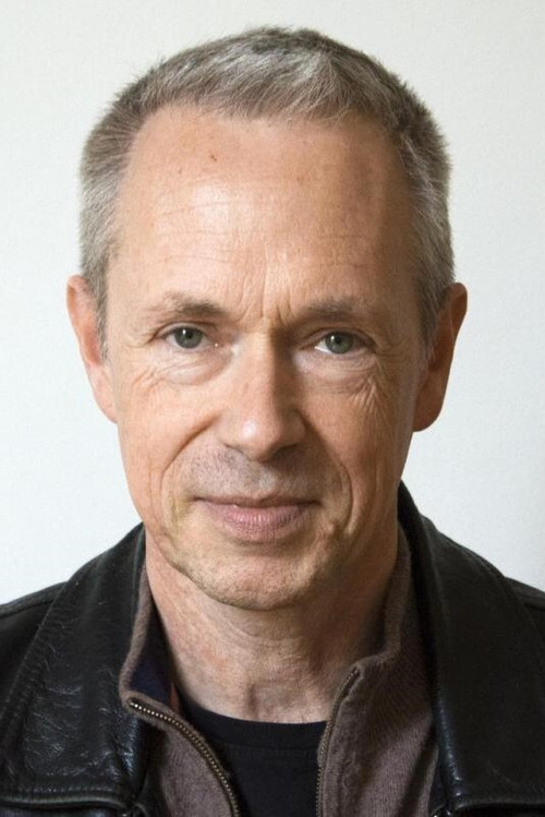 Manuel Weber as Veterinarian