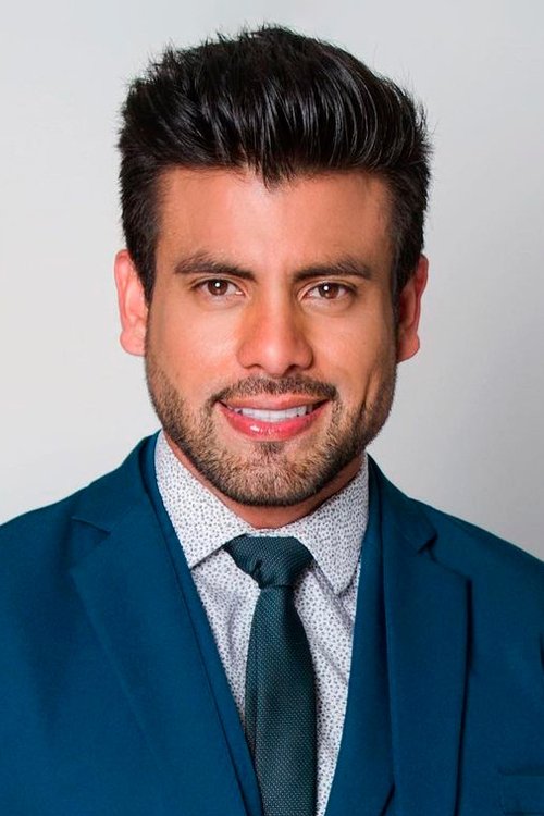 Efraín Ruales as Gregorio Escobedo