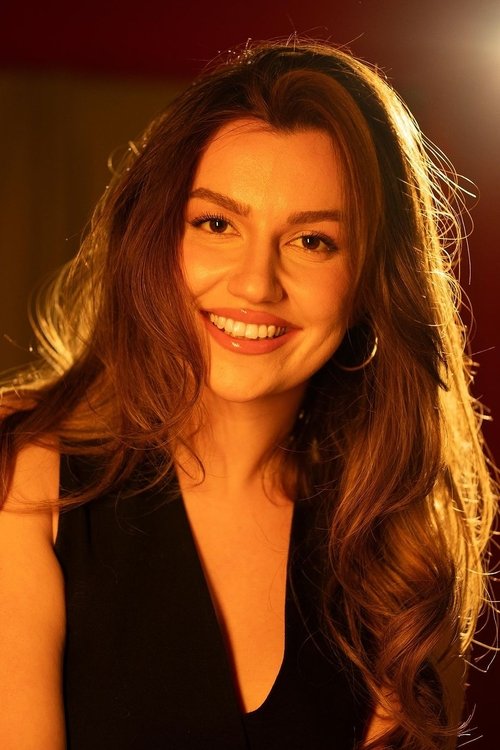 Lala Suleymanova as Günay