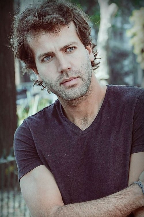 Santiago Salcido as Mateo