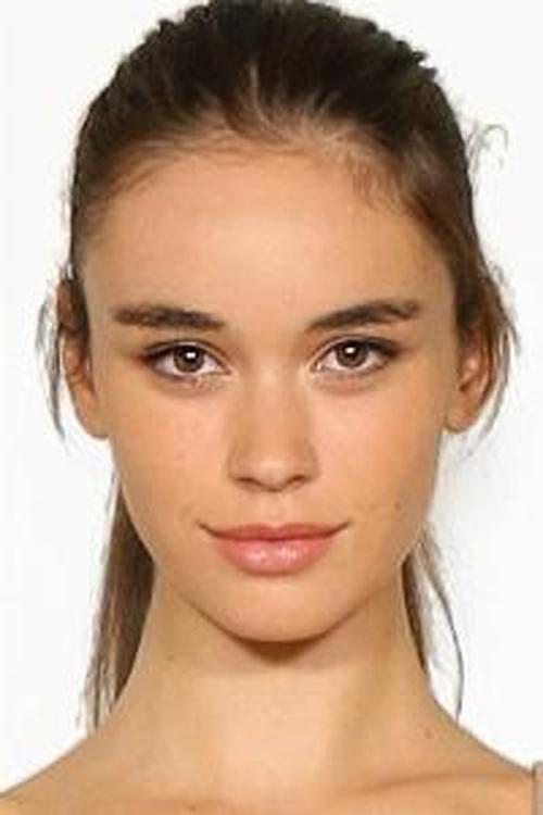 Clara Chaín as Ariadna