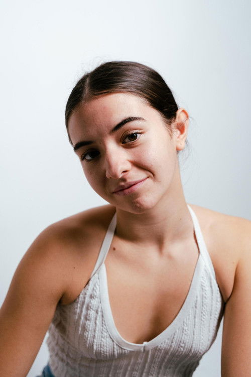 Carlota Cota as Sofía