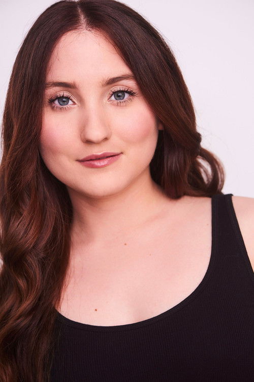 Bella Cohen as Kinley