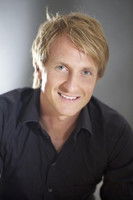 Gabor Nemeth as Offizieller Mieter