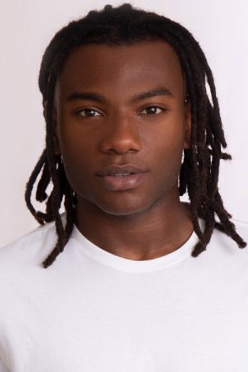 Gabriel Faryas as Matias