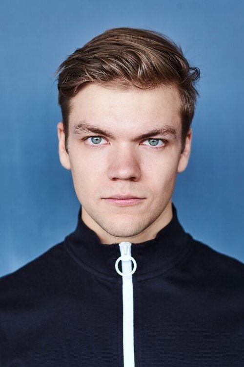 Lennart Hillmann as Dennis