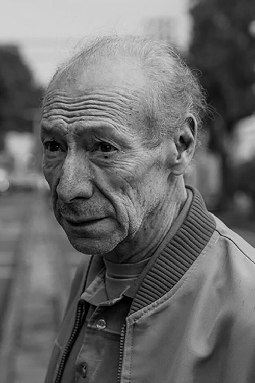 Rubén Cristiany as Sacerdote