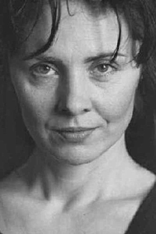 Camelia Maxim as Luiza