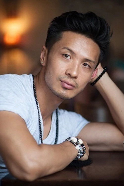 Steve Lin as Kaiwen Wong