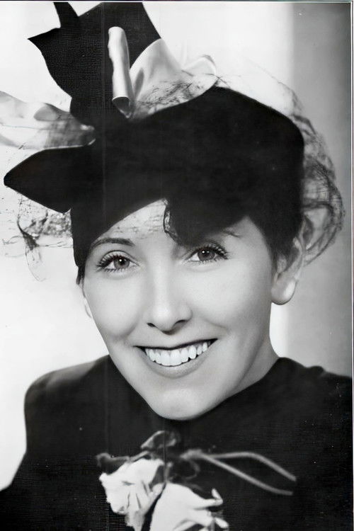 Yvette Pienne as La reine Marie Tudor / La reine Elizabeth I